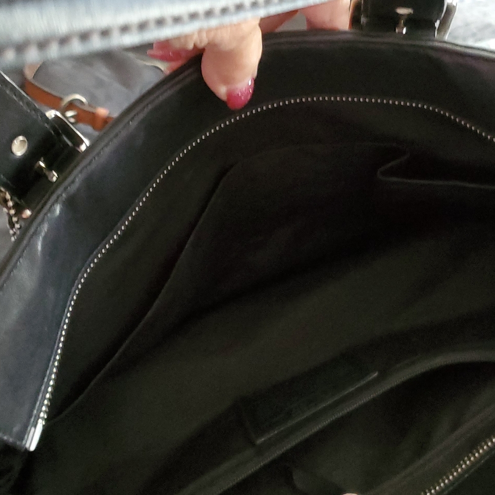 Authentic coach - Picture 3 of 3